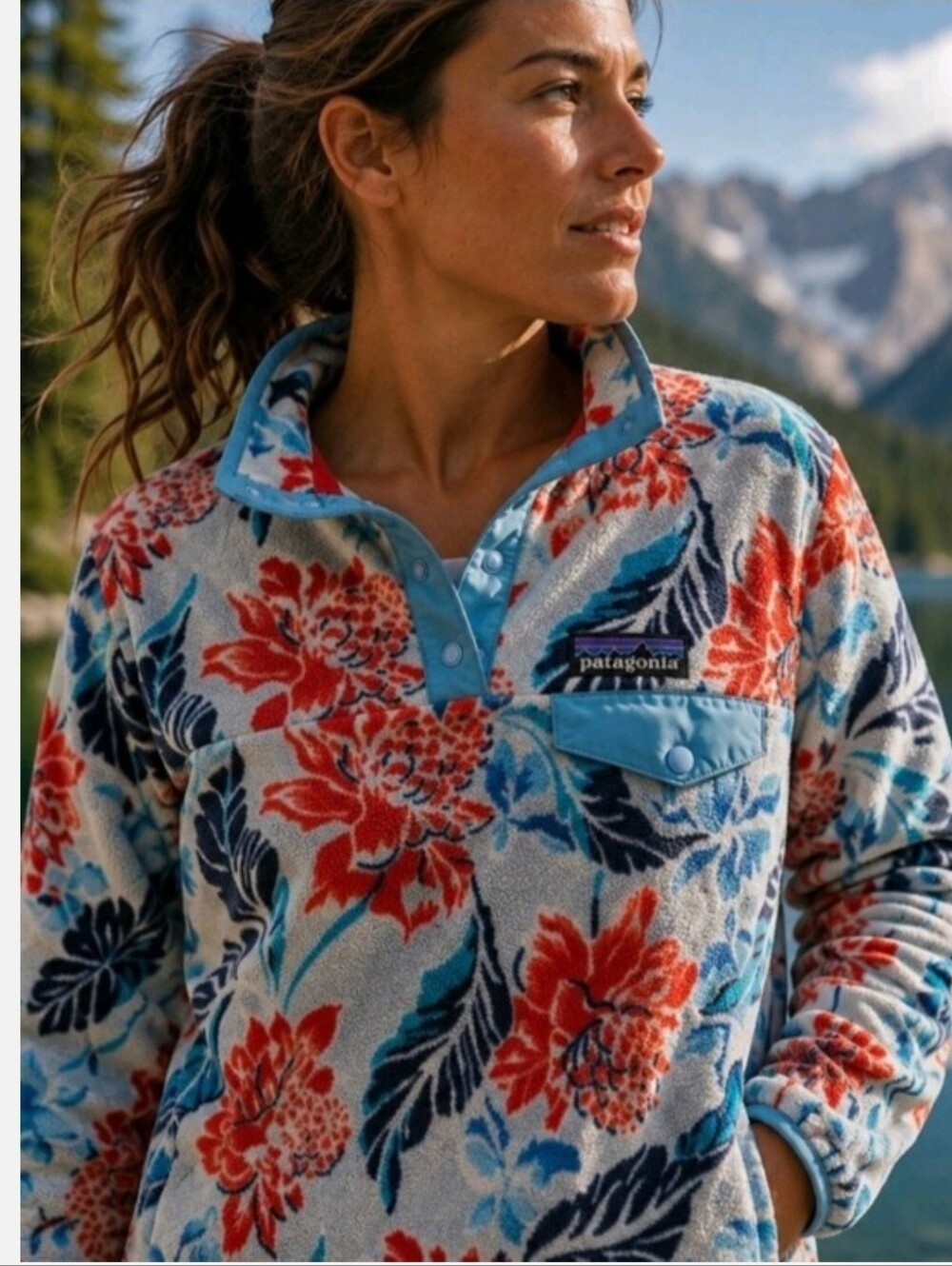 Patagonia Light Blue Floral Snap-T Fleece Pullover - Red & Blue Floral Print M